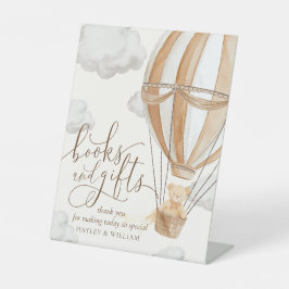 Bearly Wait本とギフトタンベビーシャワー 台座サイン