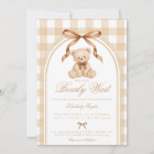 Bearly Wait Teddy Bear Beige Gingham Baby Shower 招待状 (正面)