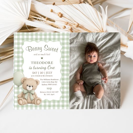 Beary Sweet Green Balloon Birthday Teddy Photo 招待状