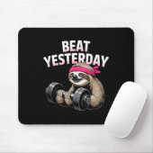 Beat Yesterday Funny Sloth Barbell Training  マウスパッド (マウス)
