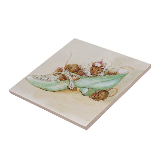 Beatrix Potterの靴にマウスの家族 タイル (側面)