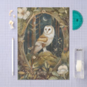 Beautiful Barn Owl Framed by the Forest 薄葉紙 (クラフト)