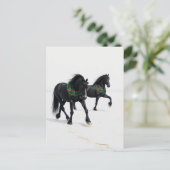 Beautiful Black Horses Winter Snow Christmas ポストカード (スタンド正面)