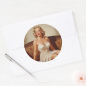 Beautiful blonde pin-up 50's art ラウンドシール (封筒)