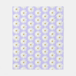 Beautiful Daisy Flower on Light Periwinkle フリースブランケット