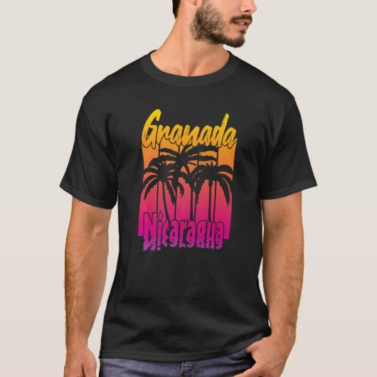 Beautiful Granada Nicaragua 2 Tシャツ (正面)