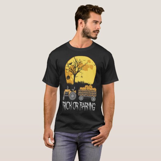 Beautiful Halloween pumpkin Tractor Farming Farmer Tシャツ (正面フル)