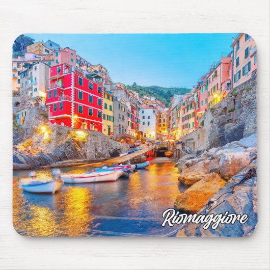 Beautiful Riomaggiore, Italy マウスパッド (正面)