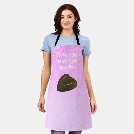 Beautiful Romantic Chocolate Heart エプロン (着用した状態)