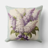 Beautiful spring lilacs クッション (正面)