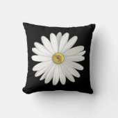 Beautiful White Daisy Flower on Black Throw Pillow クッション (正面)