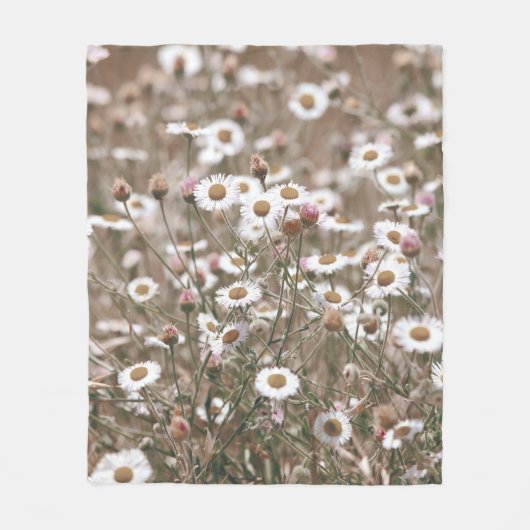 Beautiful White Montana Wildflowers  フリースブランケット (正面)