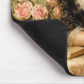 Beautiful Woman Posed with Rose Bouquet マウスパッド (コーナー)