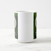 Beauty eye beholder dandelion weeds are flowers  コーヒーマグカップ (中央)