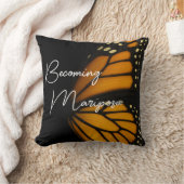 Becoming Mariposa Monarch Butterfly Wing クッション (ブランケット)
