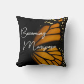 Becoming Mariposa Monarch Butterfly Wing クッション (正面)