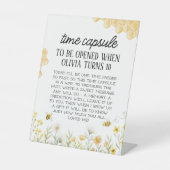 Bee 1st Birthday Time Capsule 台座サイン (正面)