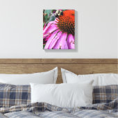 Bee and Coneflower Faux Wrapped Canvas Print キャンバスプリント (インサイチュ (寝室))