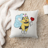 Bee asナースwithハート.PNG クッション (ブランケット)