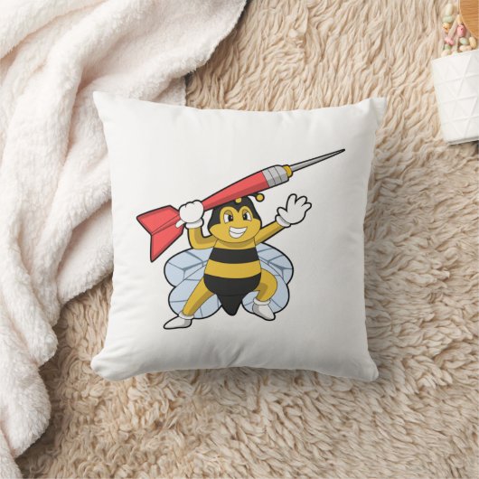 Bee at Darts with Dart.PNG クッション (ブランケット)