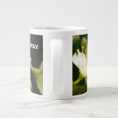 Bee & Blossom Macro | Personalized Name Mug ジャンボコーヒーマグカップ (裏面)