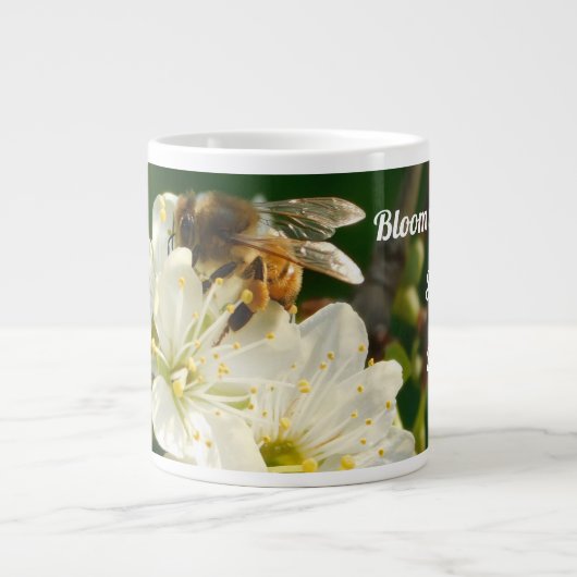 Bee & Blossom Macro | Personalized Name Mug ジャンボコーヒーマグカップ (正面)