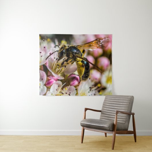 Bee In The Neighborhood 50 x 60 Tapestry タペストリー (インサイチュ(横))