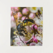Bee In The Neighborhood 50 x 60 Tapestry タペストリー (正面)