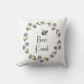 Bee Kind フローラルリース クッション (正面)