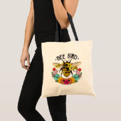 Bee Kind 花の花柄 イン�スピレーション トートバッグ (正面(商品))