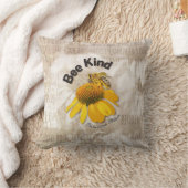 Bee Kind – 調和のとれた自然 クッション (ブランケット)