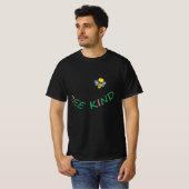 Bee Kind 面白い モチベーション ポジティブ 引用 アート Tシャツ (正面フル)