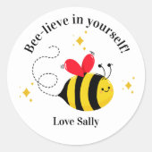 Bee Motivational Sticker – Bee-lieve in Yourself  ラウンドシール (正面)