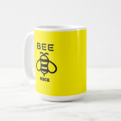 Bee Nice with Yellow Background Design コーヒーマグカップ (正面左)