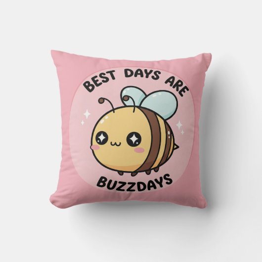 Bee Nursery Pillow – Cute Bumblebee Decor クッション (正面)