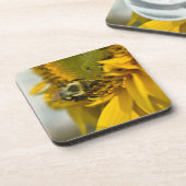 Bee on 忙し a sunflower コースター (左側)