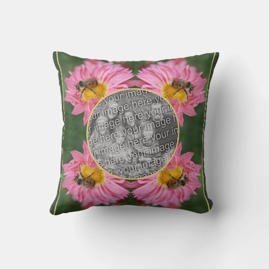 Bee On Pinkデイジー花枠あなたの写真を追加 クッション (裏面)