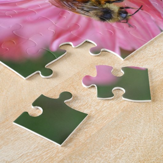 Bee On Pinkデイジー花枠あなたの写真を追加 ジグソーパズル (側面)