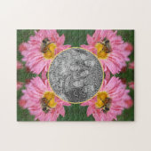 Bee On Pinkデイジー花枠あなたの写真を追加 ジグソーパズル (横)