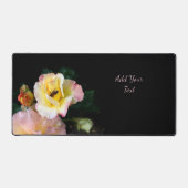 Bee on Pink Yellow Roses花 デスクマット (正面)