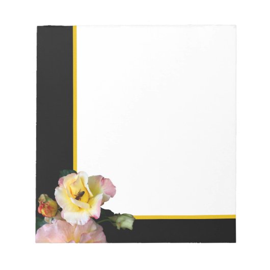 Bee on Pink Yellow Roses花 ノートパッド (正面)