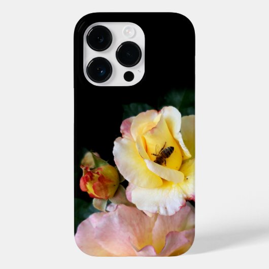 Bee on Pink Yellow Roses花 Case-Mate iPhoneケース (裏面)