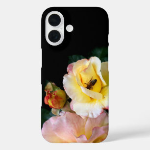Bee on Pink Yellow Roses花 iPhone 16ケース