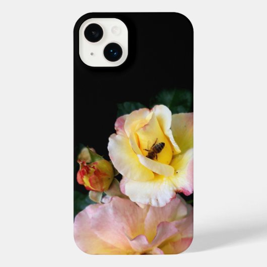 Bee on Pink Yellow Roses花 iPhoneケース (裏面)