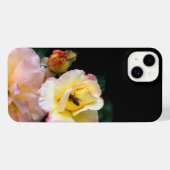 Bee on Pink Yellow Roses花 iPhoneケース (裏面横)