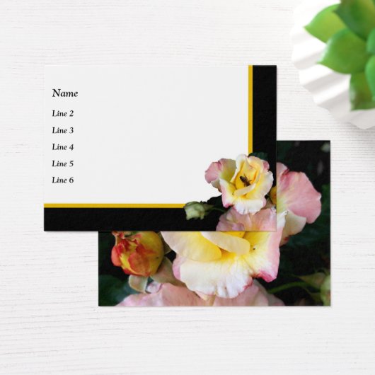 Bee on Pink Yellow Roses Flowers名刺 (デスク)