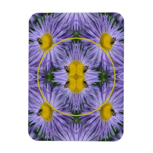 Bee On Purple Flowers自然フレーム写真を追加 マグネット (縦)