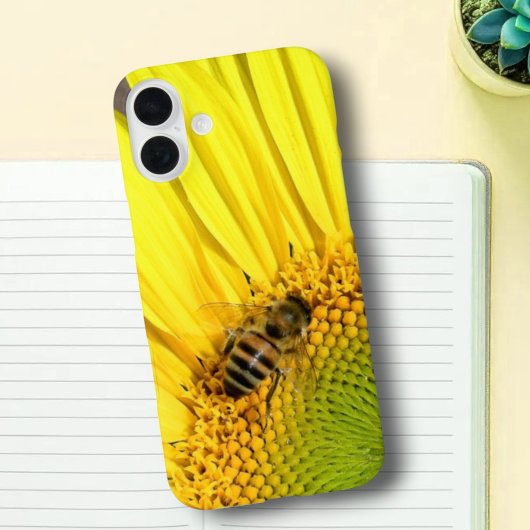 Bee On Sunflowerクローズアップ写真 Case-Mate iPhoneケース
