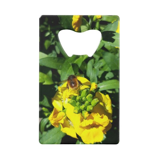 Bee on Yellow Flowers クレジットカード栓抜き (正面)