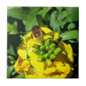 Bee on Yellow Flowers タイル (正面)